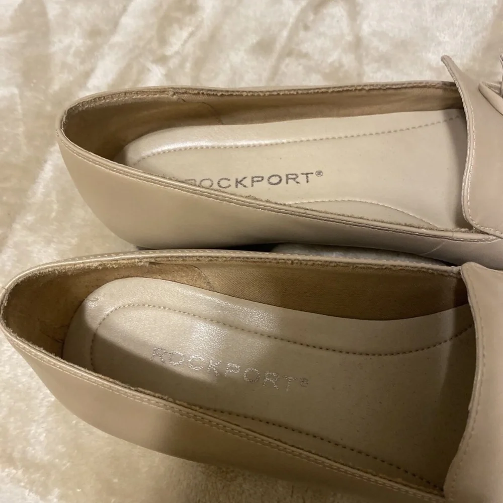 Rockport Size 6.5M Solid Beige Leather Tasseled Loafers - EUC